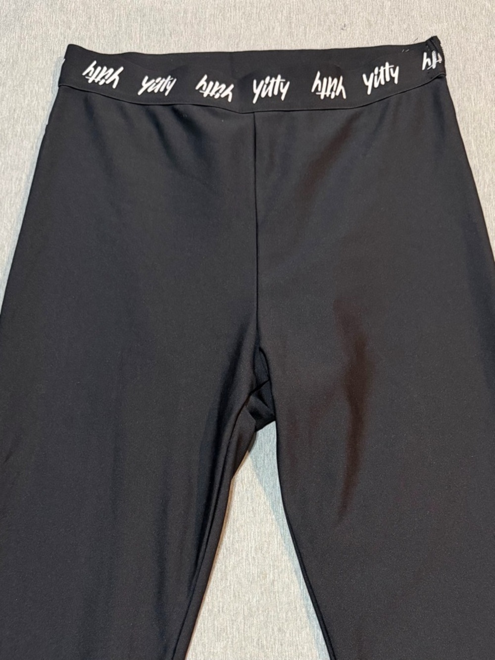 Black High-Waist Leggings with Elastic Logo Waistband - Picture 3 of 10